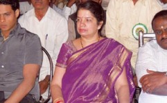 H d kumaraswamy with wife anitha and son nikhil