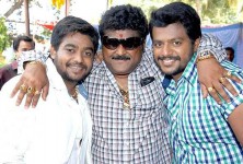 Jaggesh family: jaggesh with sons, yathiraj and gururaj