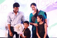 Jyothika & suriya family: jyothika, surya, daughter diya and son dev