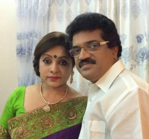M g sreekumar with wife lekha