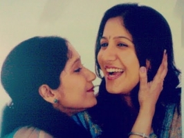 Sujatha mohan with daughter shwtha